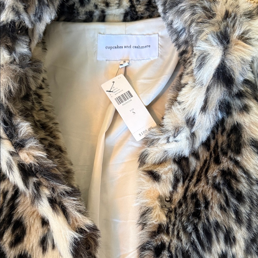 cupcakes & cashmere Leopard Print Teddy Jacket